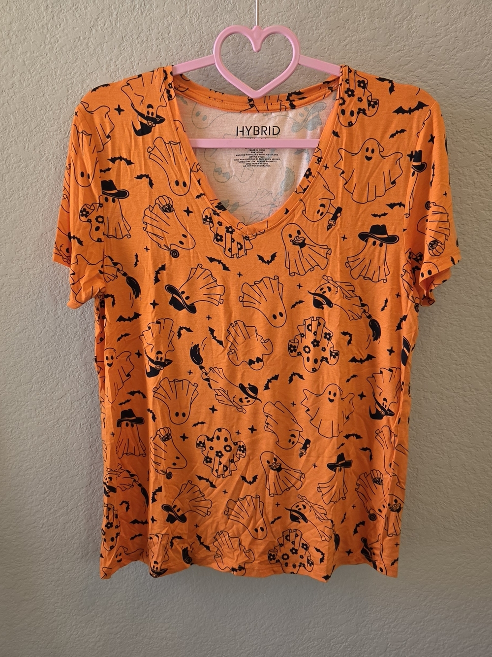 Hybrid & company Orange V-Neck Halloween Ghost Print Tee